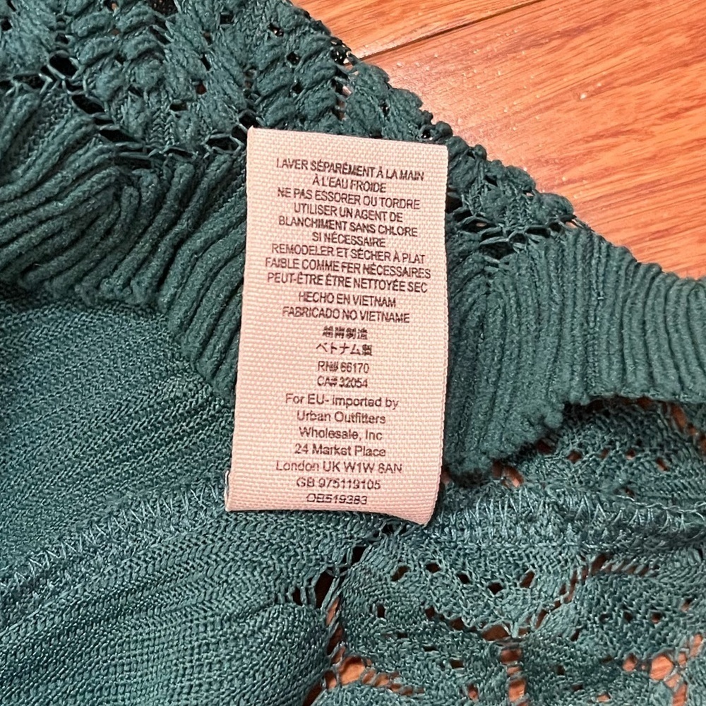 Free People Fire Island Open Knit top. Green, 3/4 sleeve, waist tie, lace. Large - Picture 10 of 15